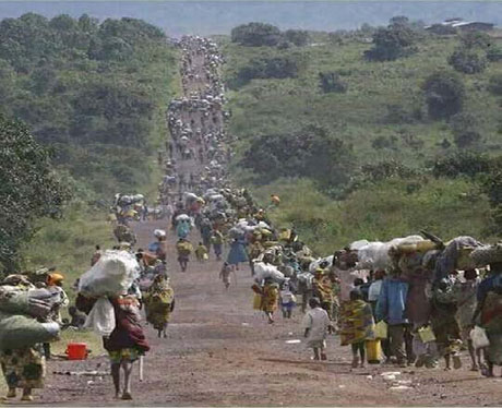 Thousands flee South Sudan